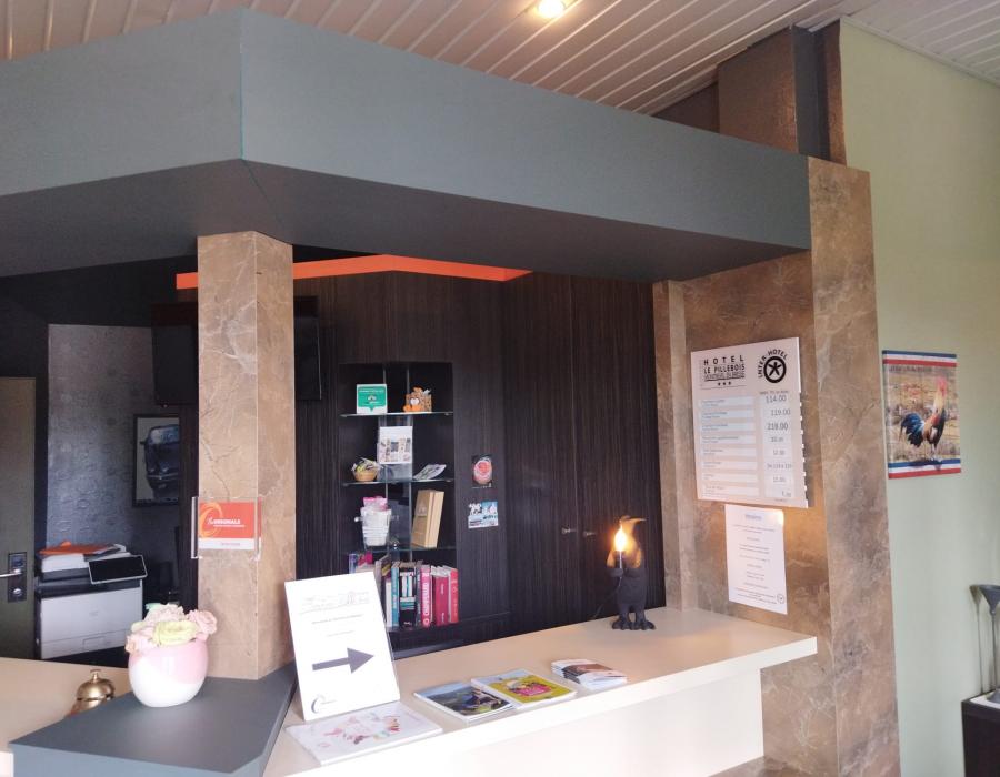 Ré-agencement d’un comptoir d’accueil pour un hôtel