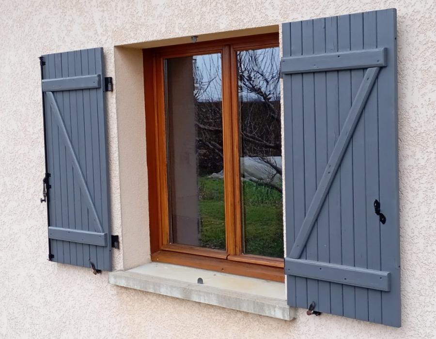 Rénovation de volets à Jayat
