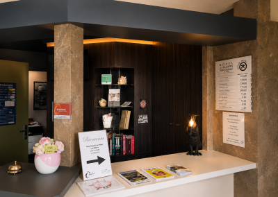 Ré-agencement d’un comptoir d’accueil pour un hôtel