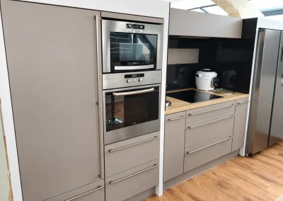 Modernisation cuisine noir brillant en gris mat